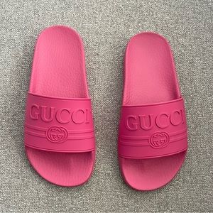Like New Pink Gucci Logo Pool Slides Sz 35